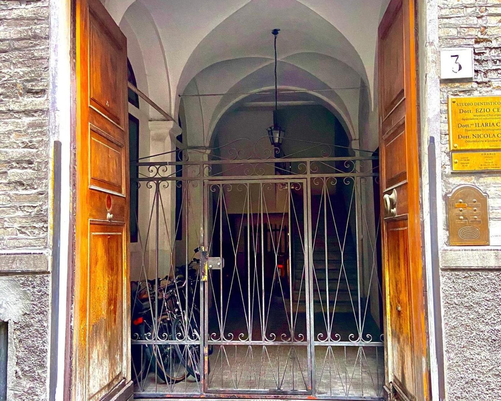 Maison Sarraj Parma Ngoại thất bức ảnh